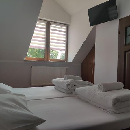 Cztery Pory Roku Guest House Bialowieza Exterior photo