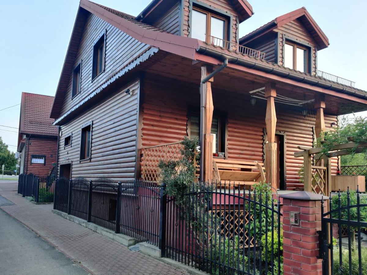 Cztery Pory Roku Guest House Bialowieza Exterior photo