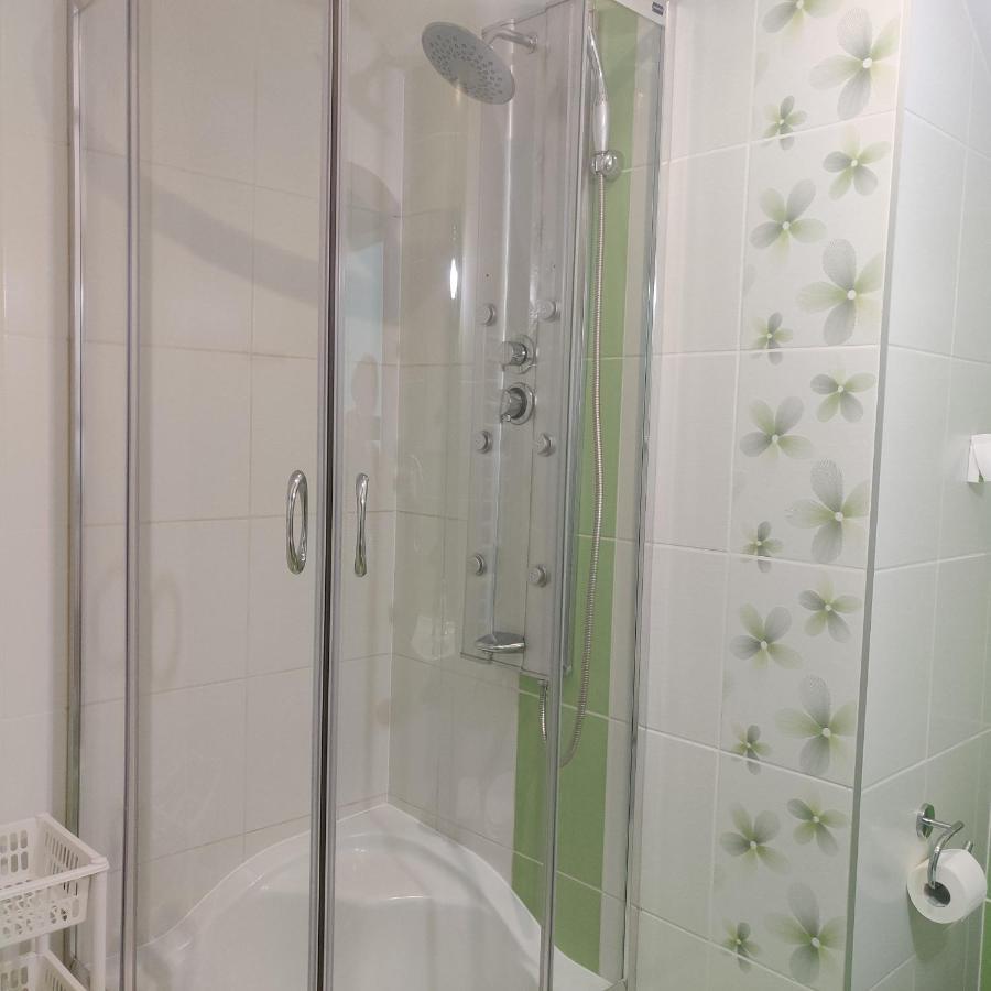 Cztery Pory Roku Guest House Bialowieza Exterior photo