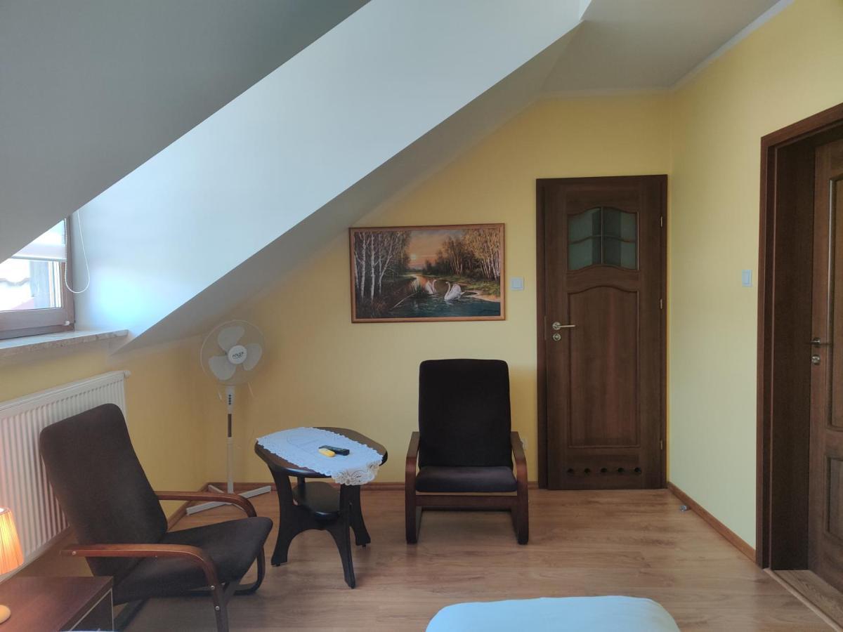 Cztery Pory Roku Guest House Bialowieza Exterior photo