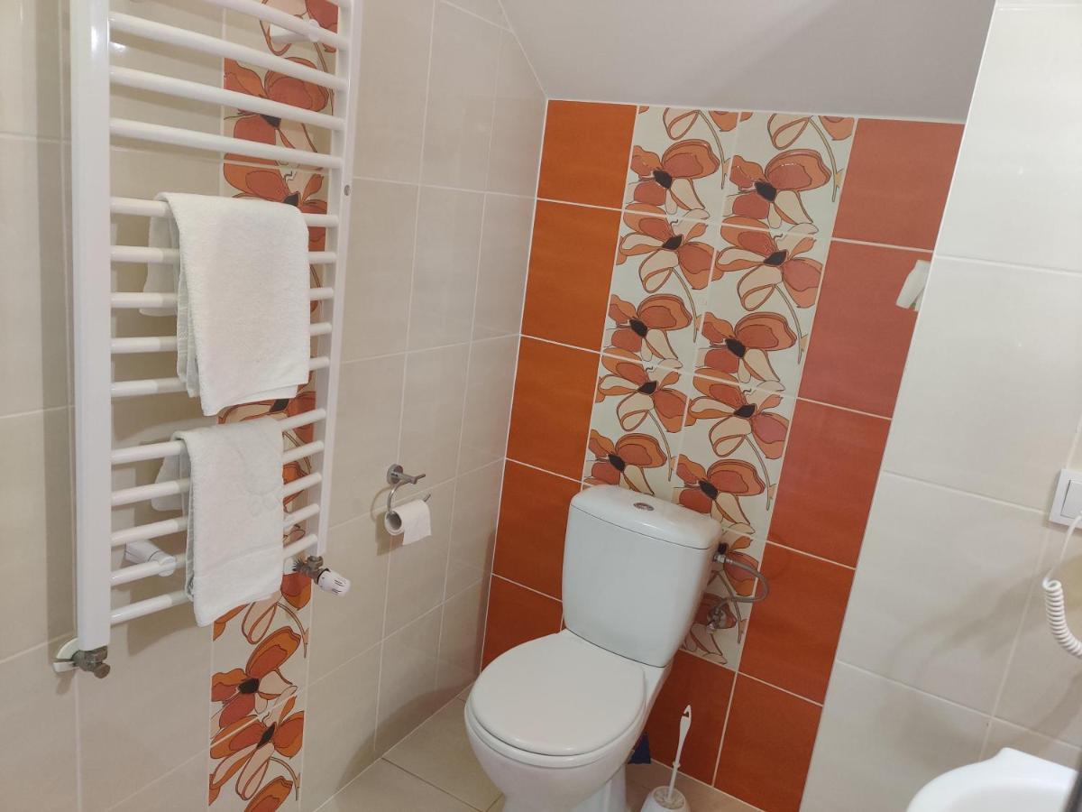 Cztery Pory Roku Guest House Bialowieza Exterior photo