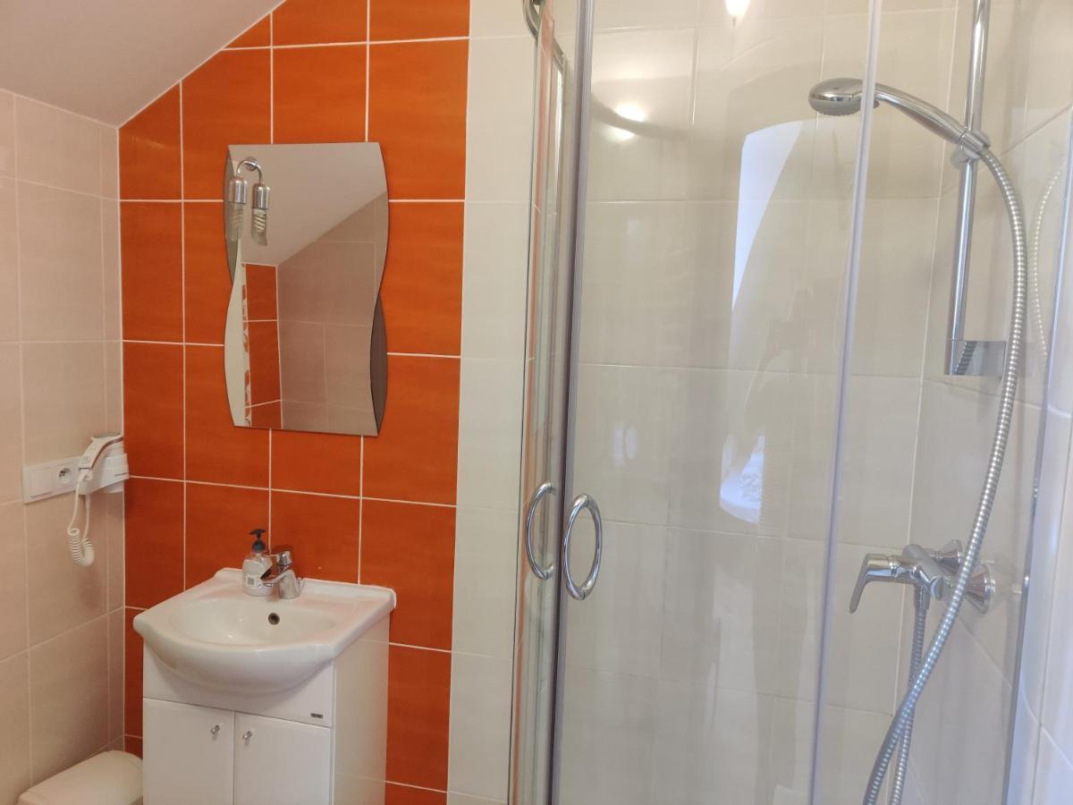 Cztery Pory Roku Guest House Bialowieza Exterior photo
