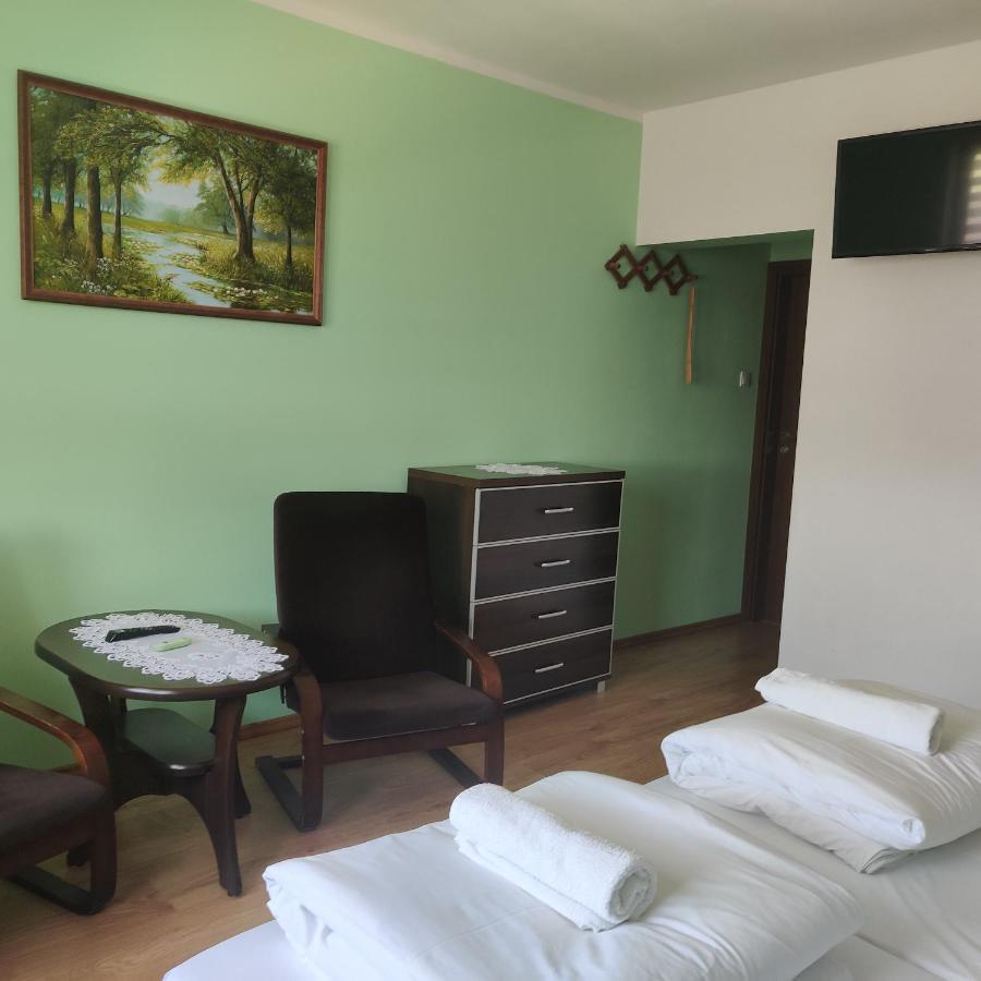 Cztery Pory Roku Guest House Bialowieza Exterior photo
