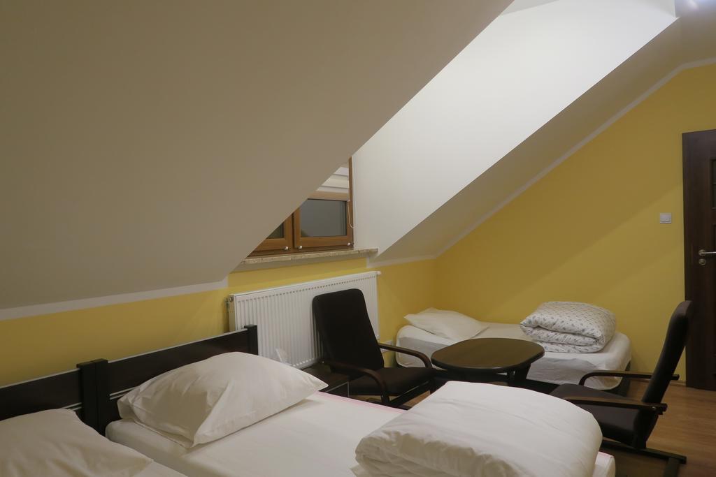 Cztery Pory Roku Guest House Bialowieza Exterior photo