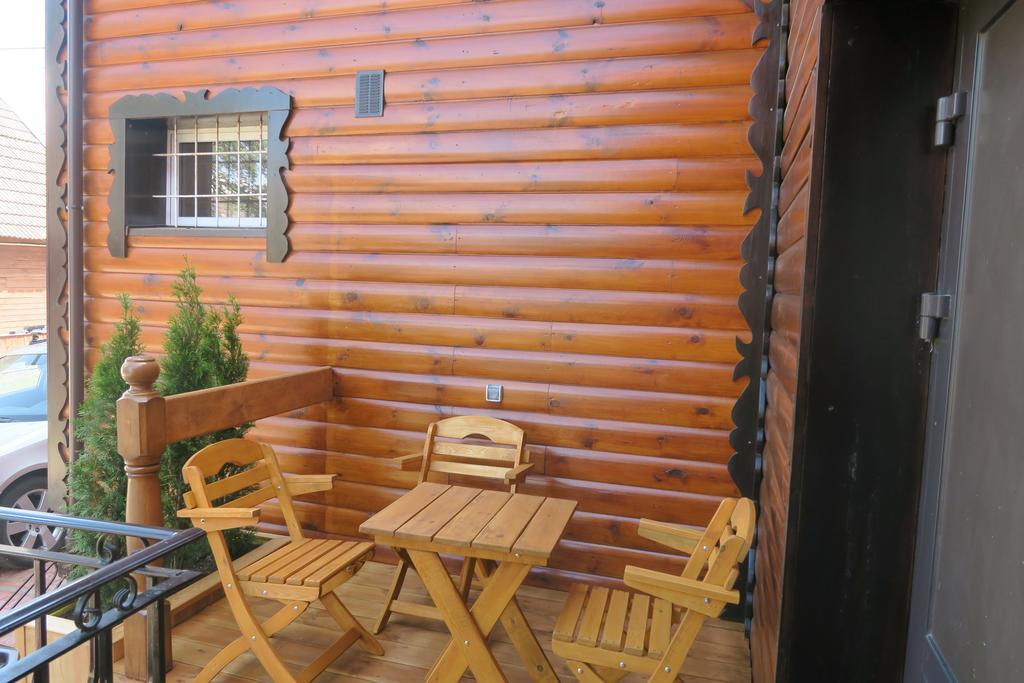 Cztery Pory Roku Guest House Bialowieza Exterior photo